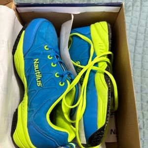 Women’s Nautilus composite toe safety shoes